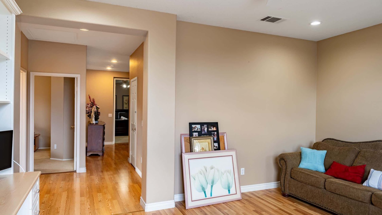 Photo of Livingroom in Rancho Santa Margarita