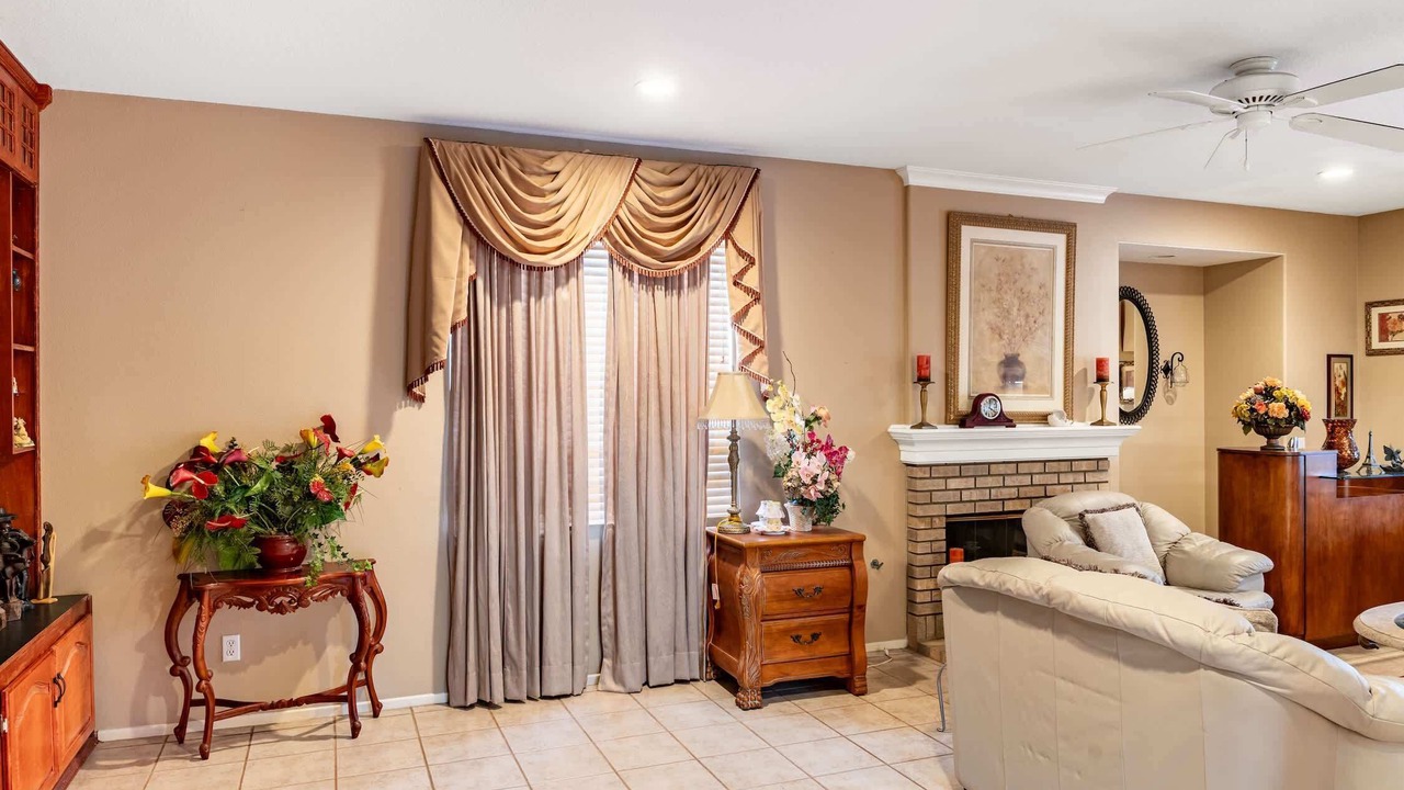 Photo of Livingroom in Rancho Santa Margarita