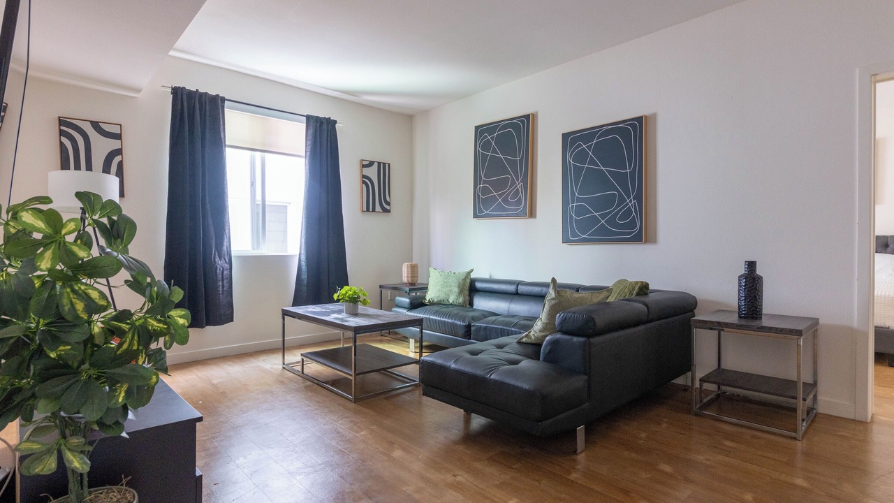 Photo of Livingroom in Downtown