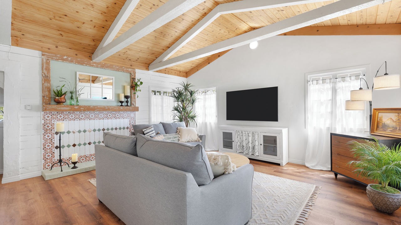 Photo of Livingroom in Studio City