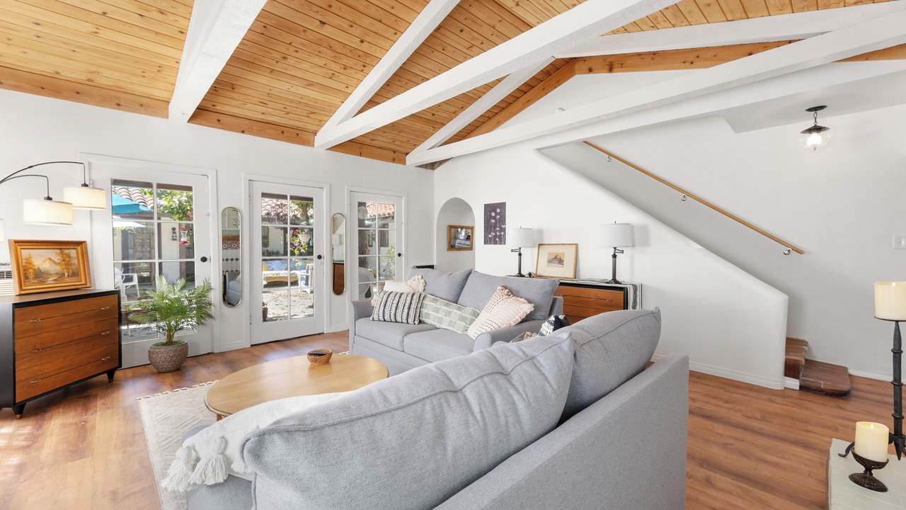 Photo of Livingroom in Studio City