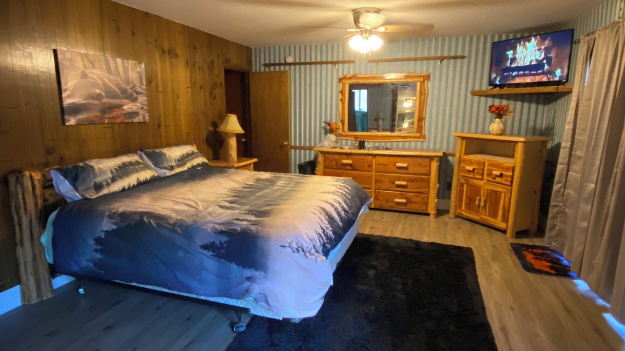 Photo of Bedroom in Wrightwood