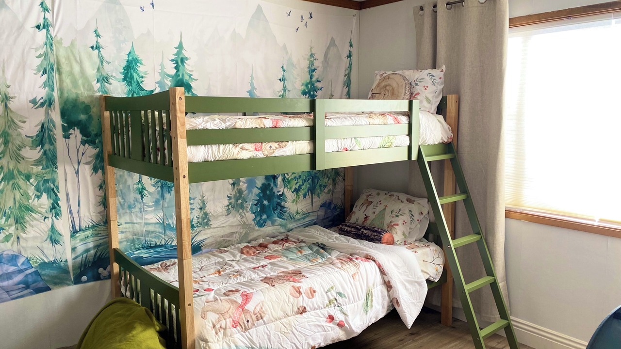 Photo of Bedroom in Wrightwood