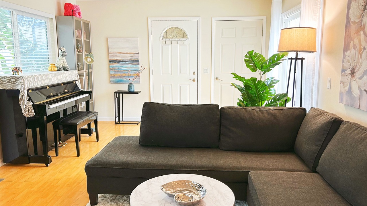Photo of Livingroom in Fullerton