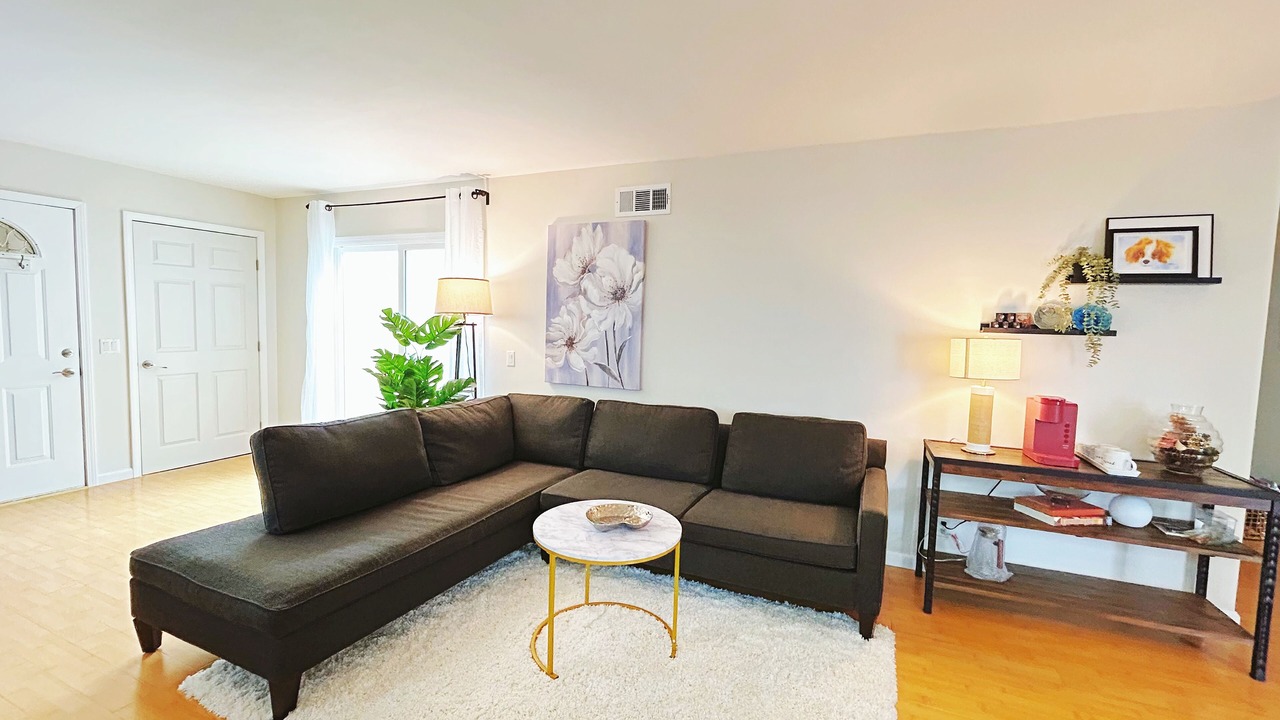 Photo of Livingroom in Fullerton