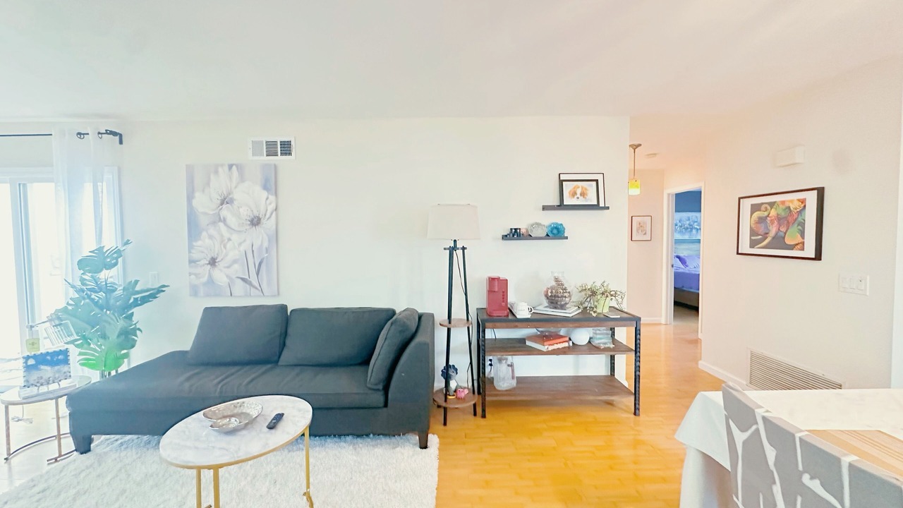Photo of Livingroom in Fullerton