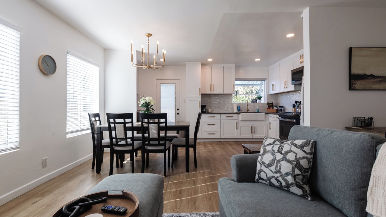 Photo of Livingroom in Lawndale