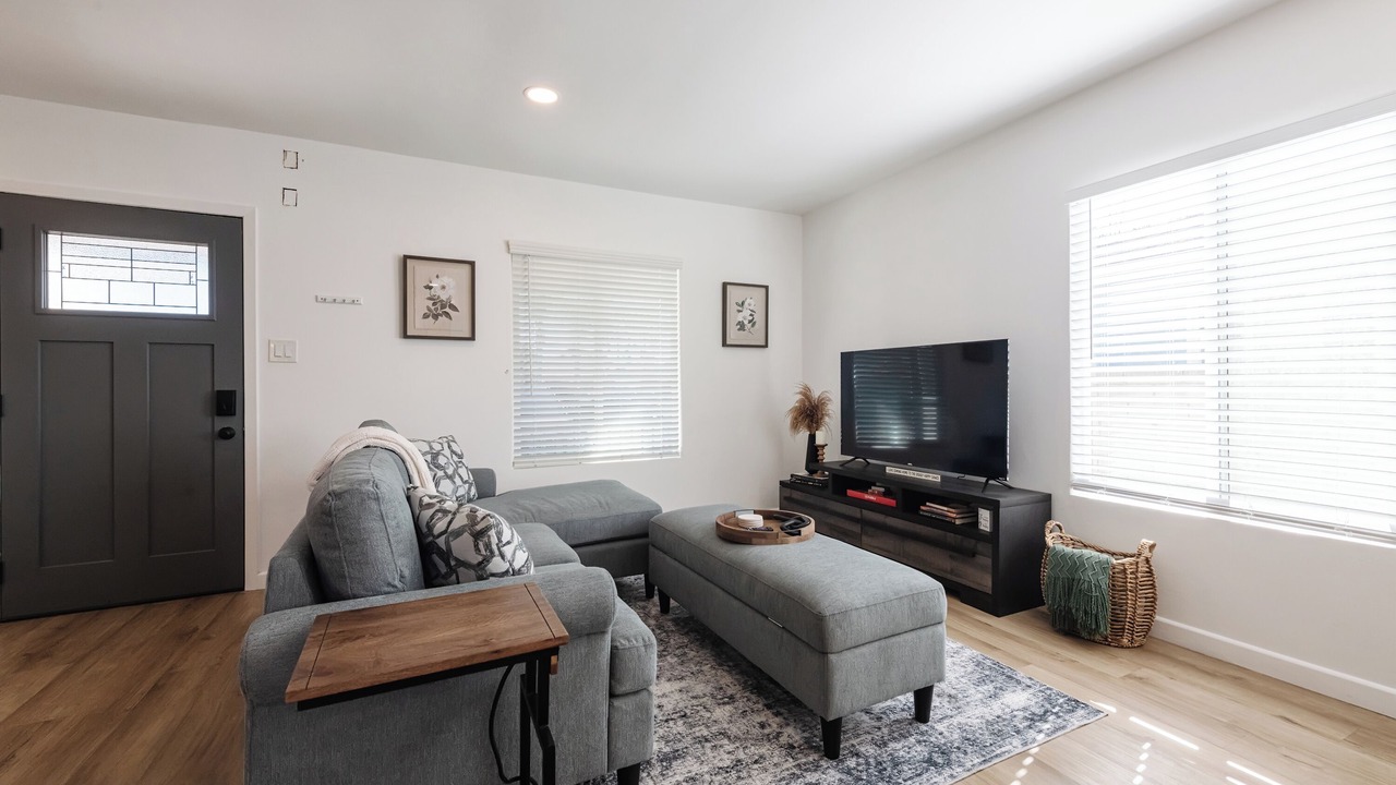 Photo of Livingroom in Lawndale
