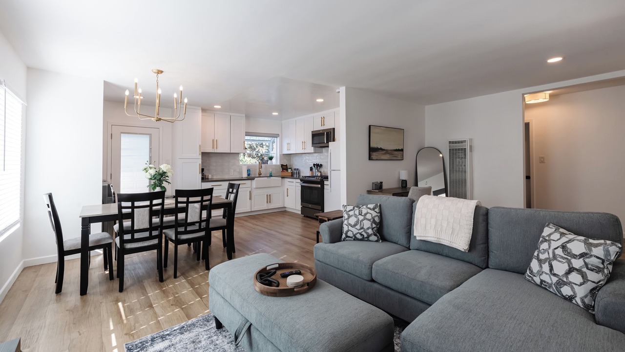 Photo of Livingroom in Lawndale