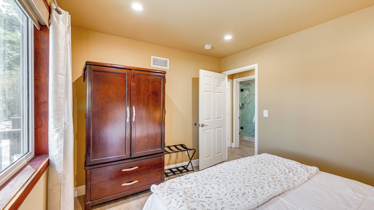 Photo of Bedroom in Wrightwood