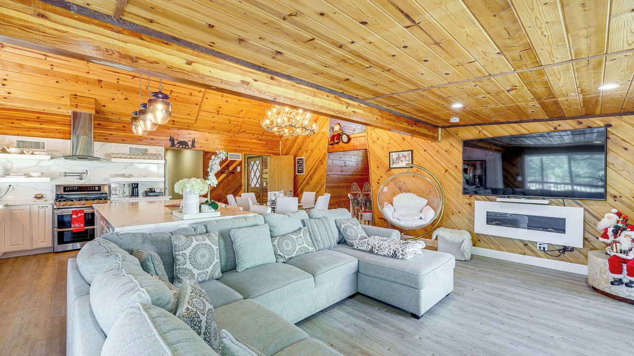 Photo of Bedroom in Wrightwood