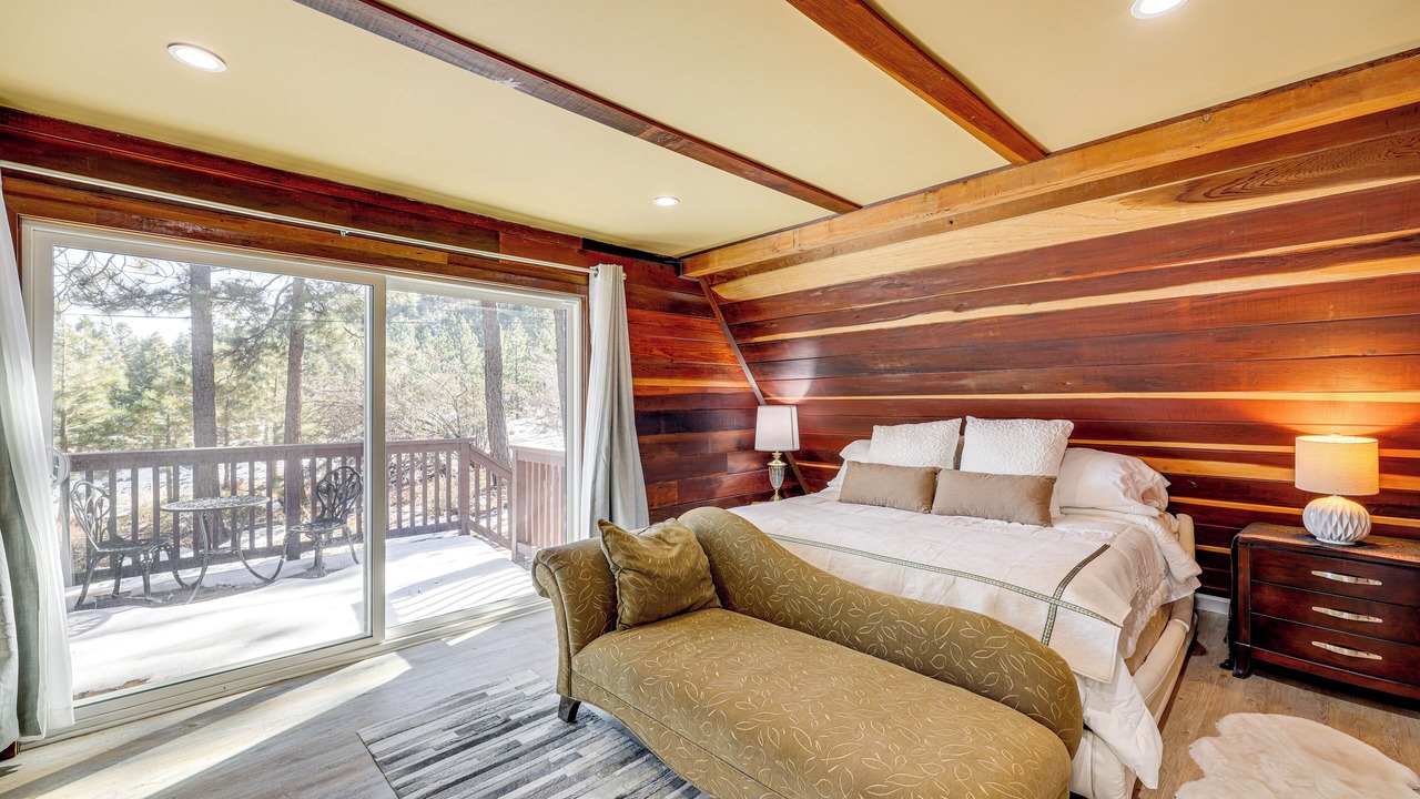 Photo of Patio Balcony in Wrightwood