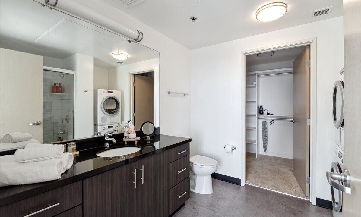 Photo of Bathroom in Carthay Circle