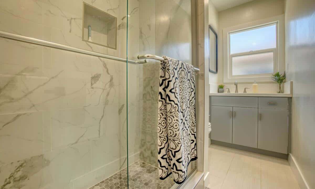 Photo of Bathroom in Harbor Gateway South