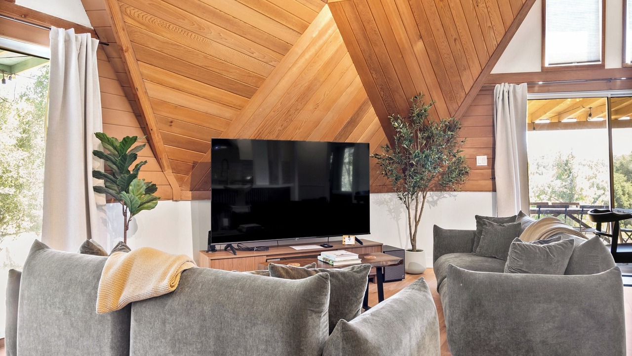 Photo of Livingroom in Yosemite Lakes