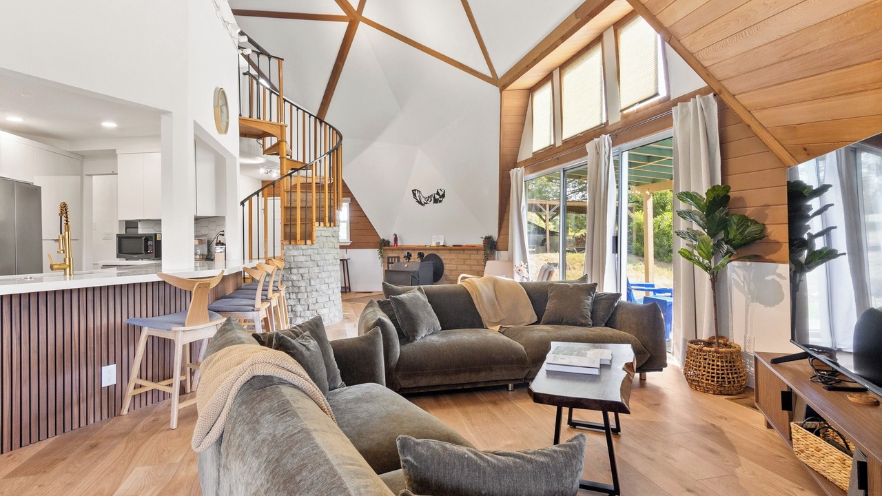 Photo of Livingroom in Yosemite Lakes