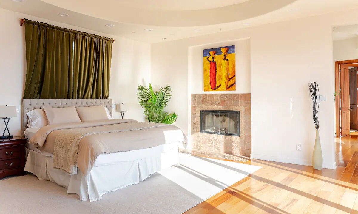 Photo of Bedroom in Malibu