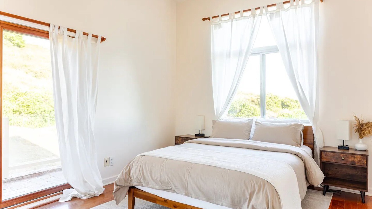 Photo of Bedroom in Malibu
