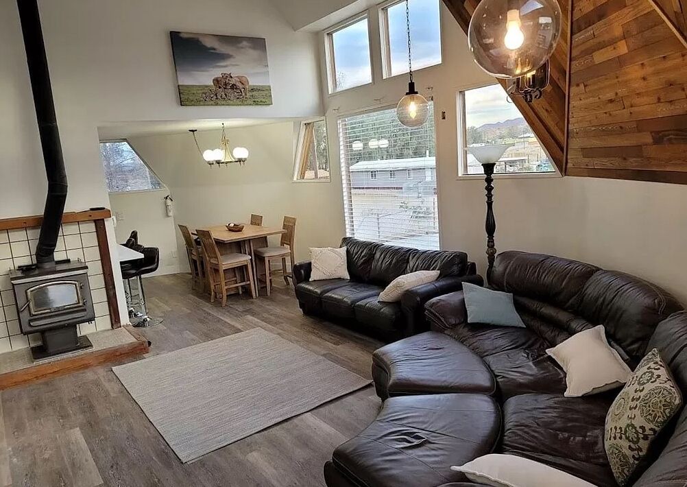 Photo of Livingroom in Barstow