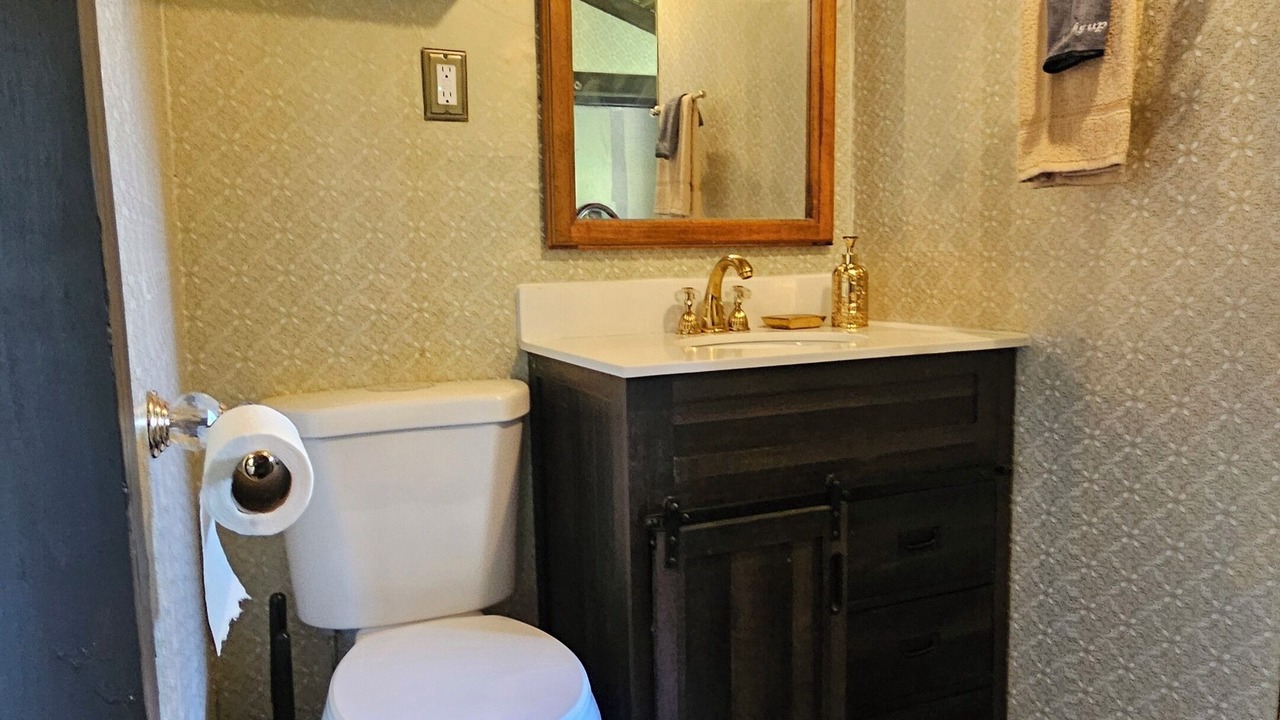Photo of Bathroom in Mariposa