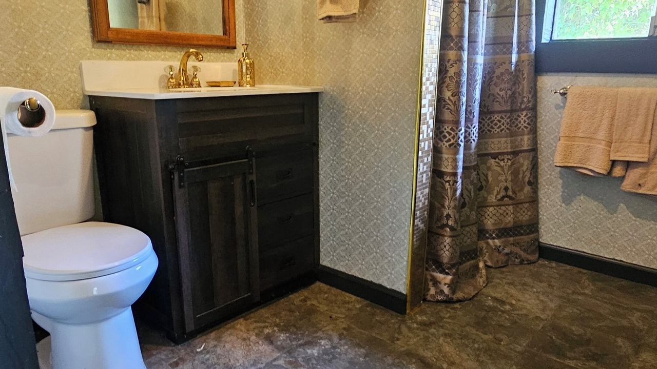 Photo of Bathroom in Mariposa
