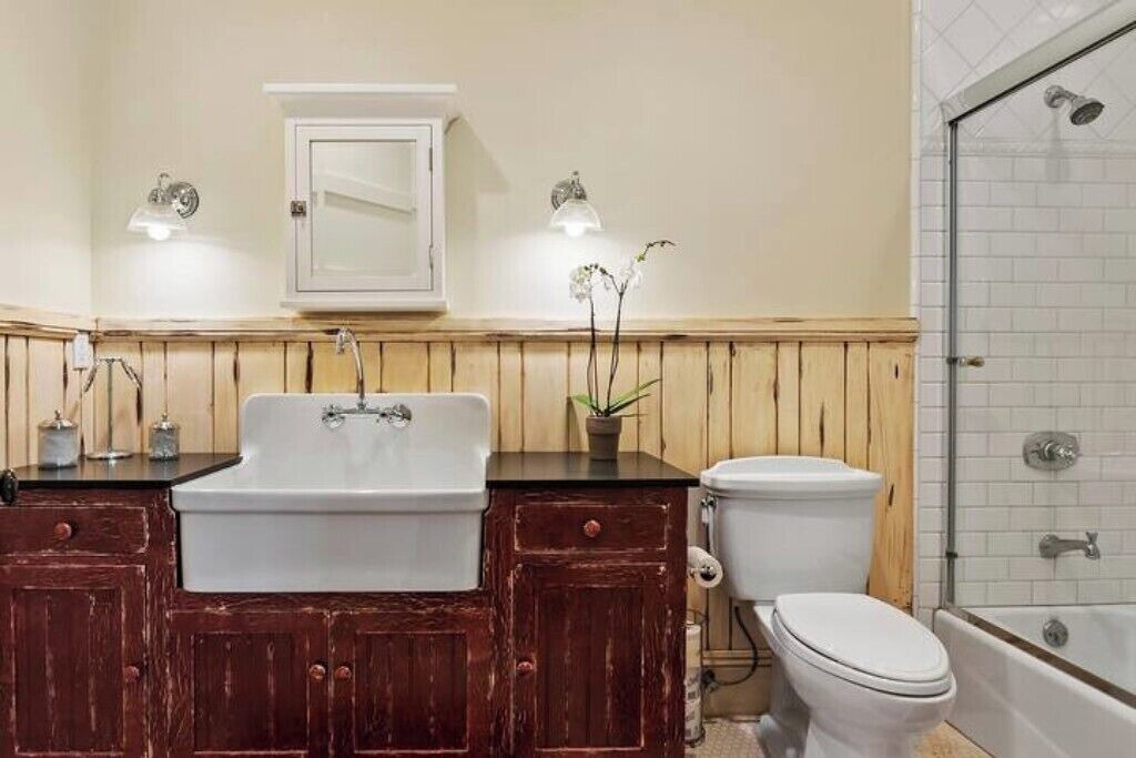 Photo of Bathroom in Moorpark