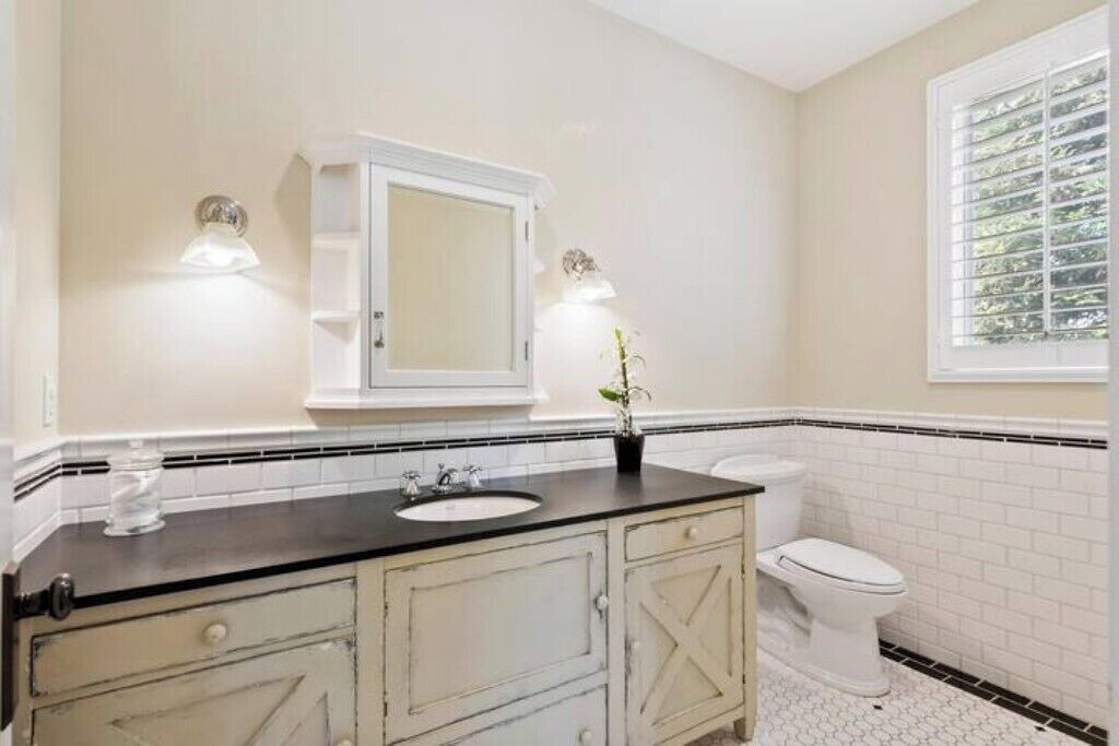 Photo of Bathroom in Moorpark