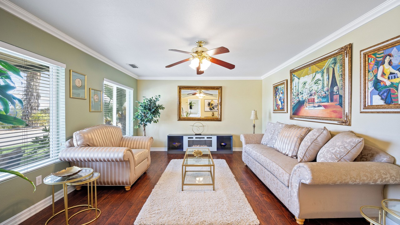 Photo of Livingroom in La Sierra Hills