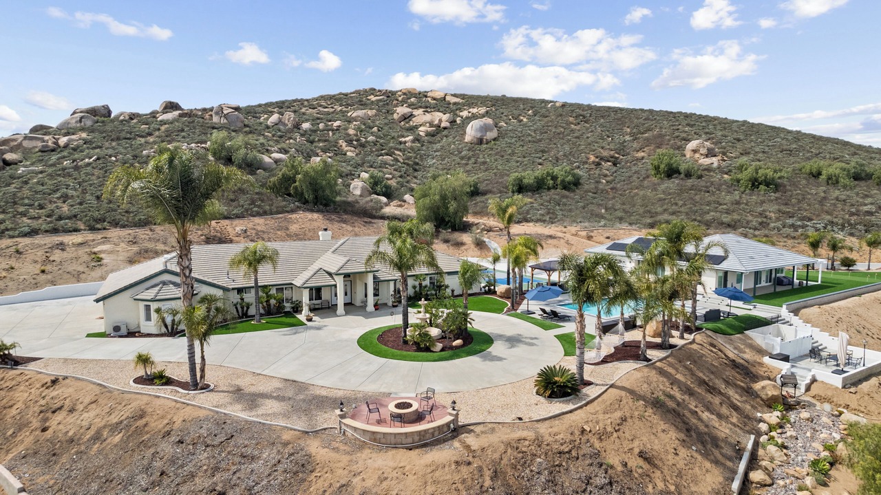 Photo of Outdoor in La Sierra Hills