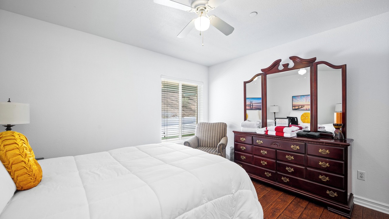 Photo of Bedroom in La Sierra Hills