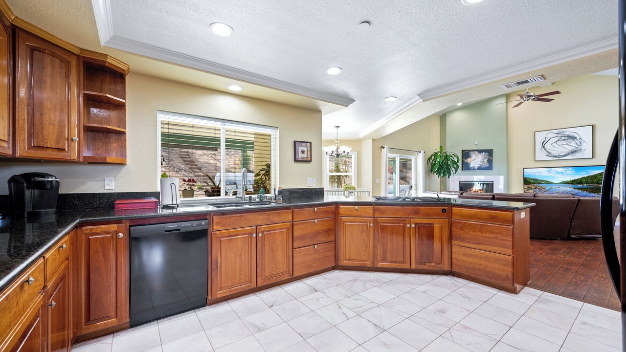 Photo of Kitchen in La Sierra Hills