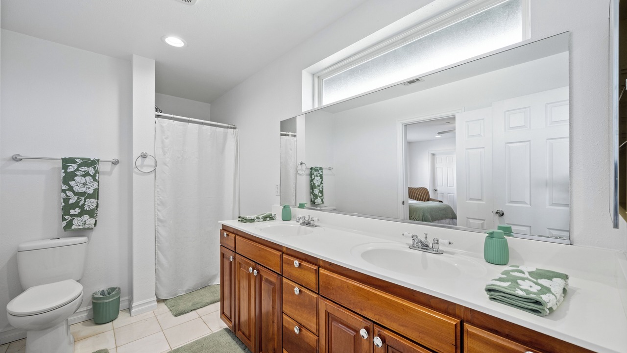 Photo of Bathroom in La Sierra Hills