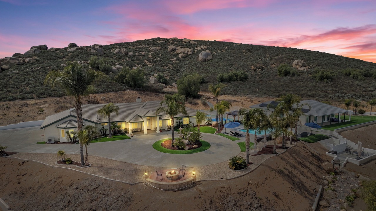 Photo of Outdoor in La Sierra Hills