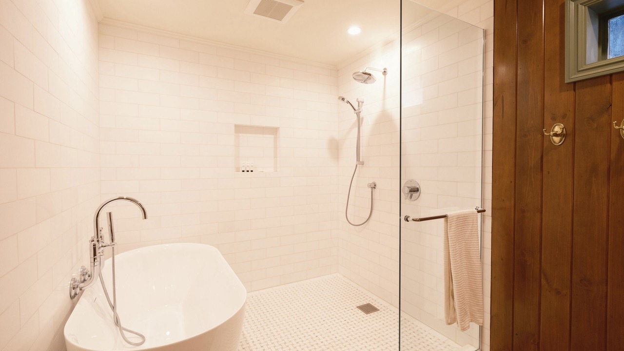 Photo of Bathroom in Whispering Forest