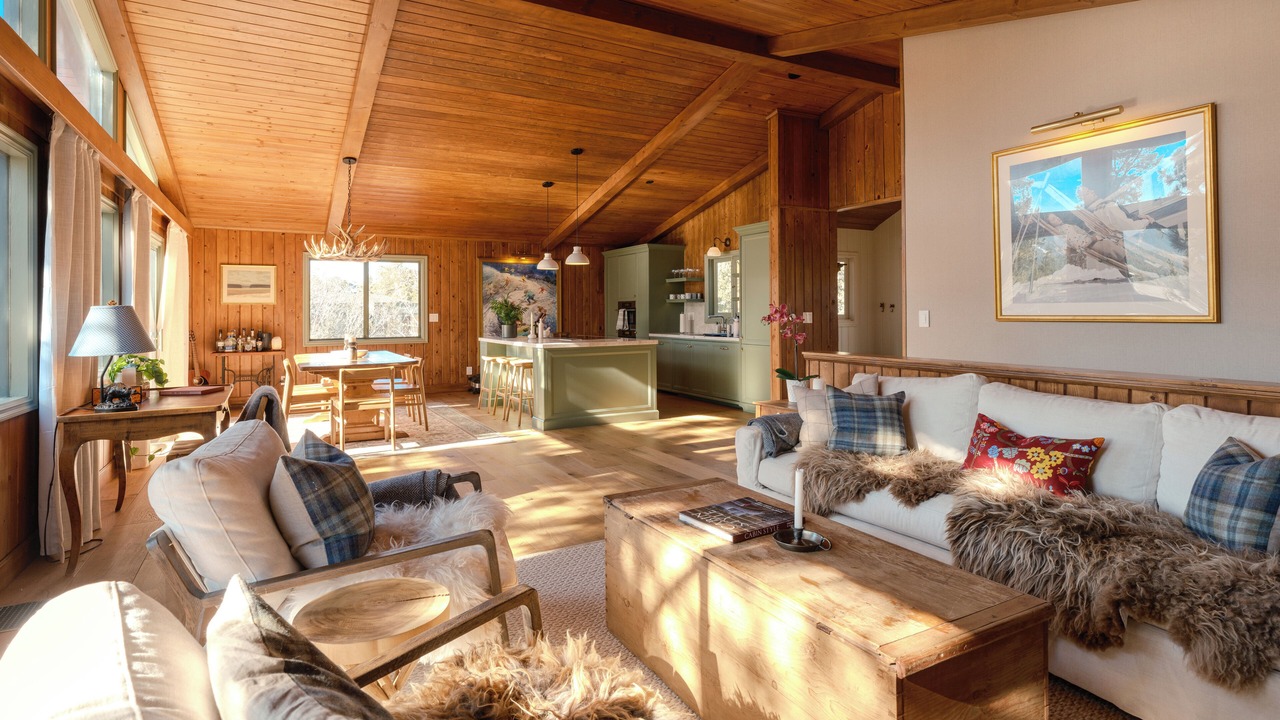 Photo of Livingroom in Whispering Forest