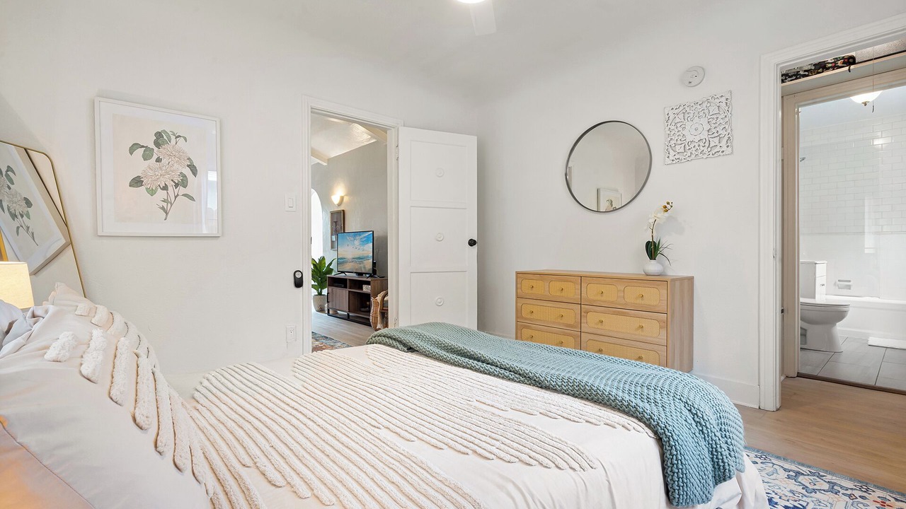 Photo of Bedroom in Inglewood