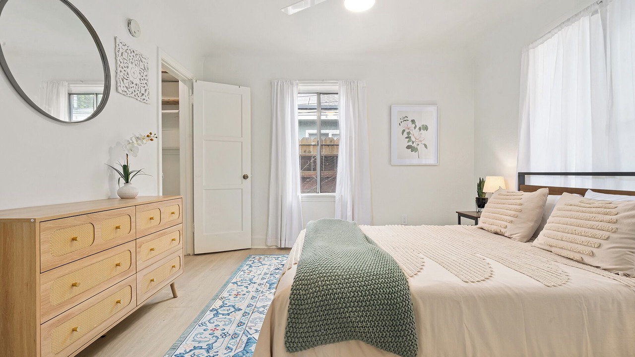 Photo of Bedroom in Inglewood