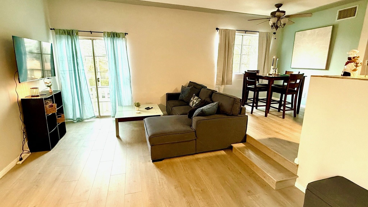 Photo of Livingroom in North Hollywood