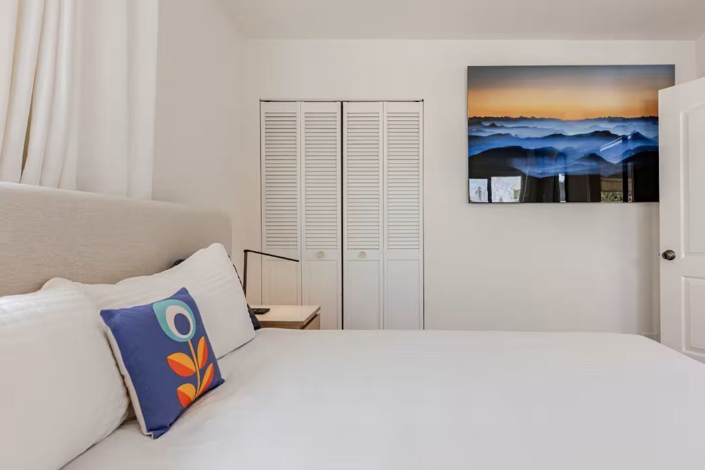 Photo of Bedroom in North Hollywood