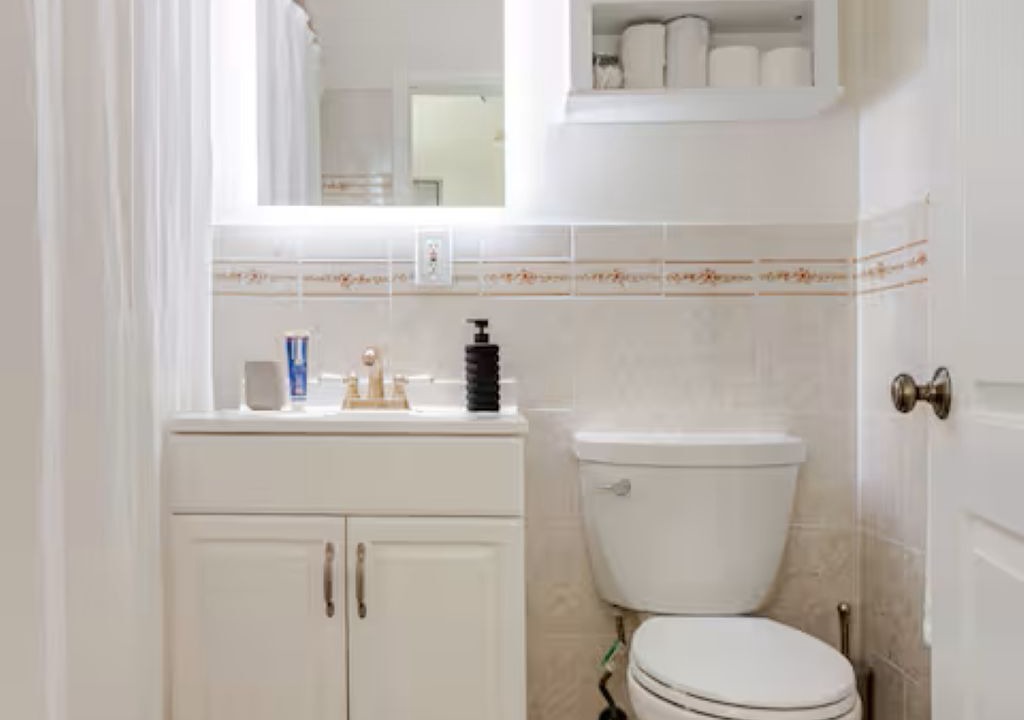 Photo of Bathroom in North Hollywood