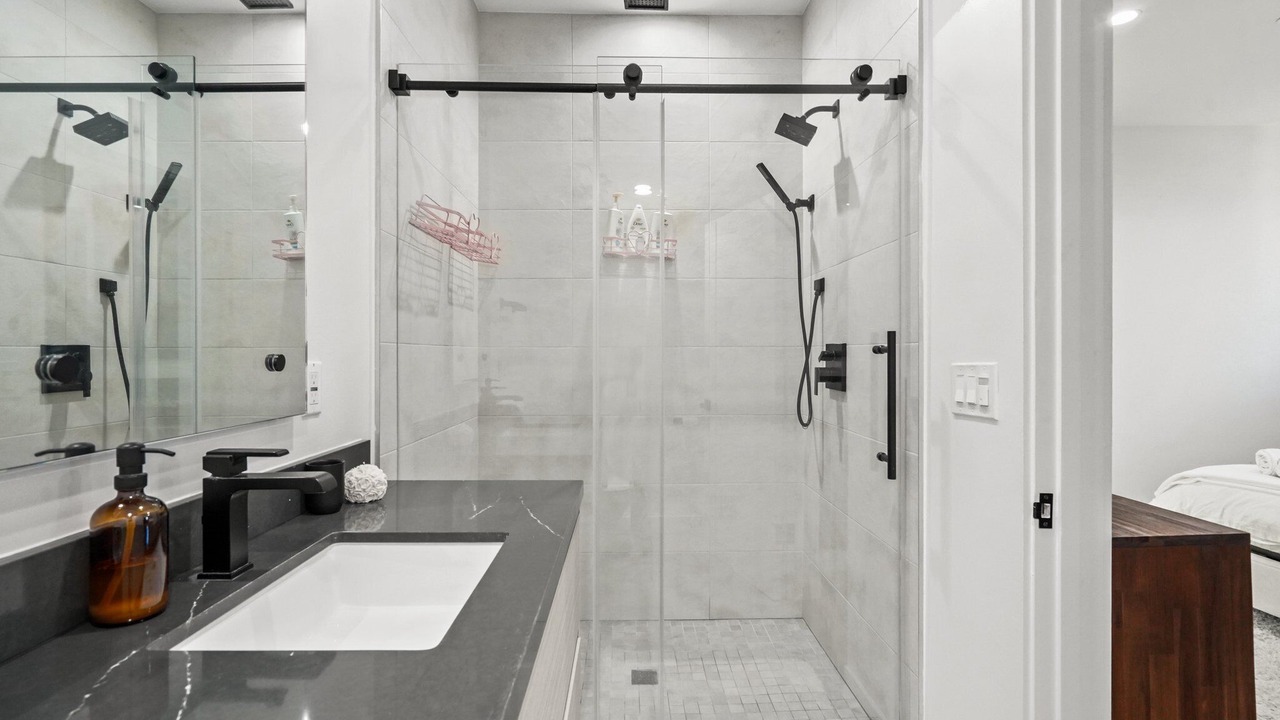 Photo of Bathroom in Mar Vista