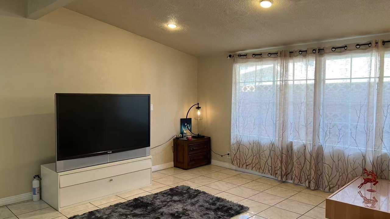 Photo of Livingroom in Walnut Valley