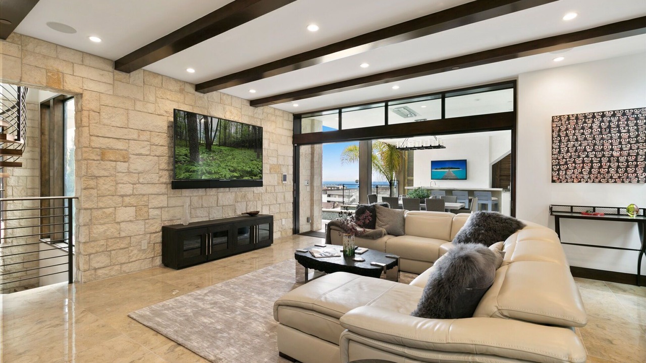 Photo of Livingroom in Hermosa Beach