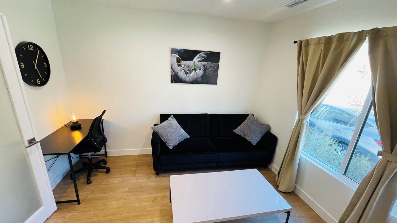 Photo of Livingroom in Encino