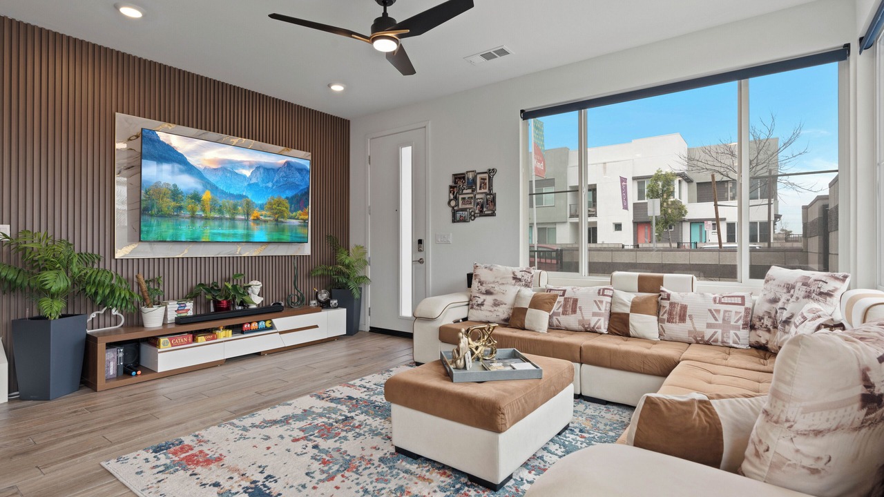 Photo of Livingroom in Ontario