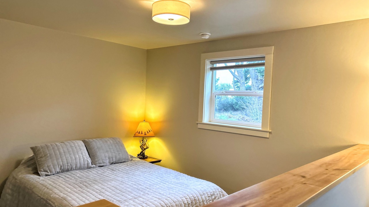 Photo of Bedroom in Loleta