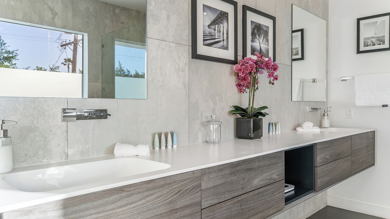 Photo of Bathroom in Melrose
