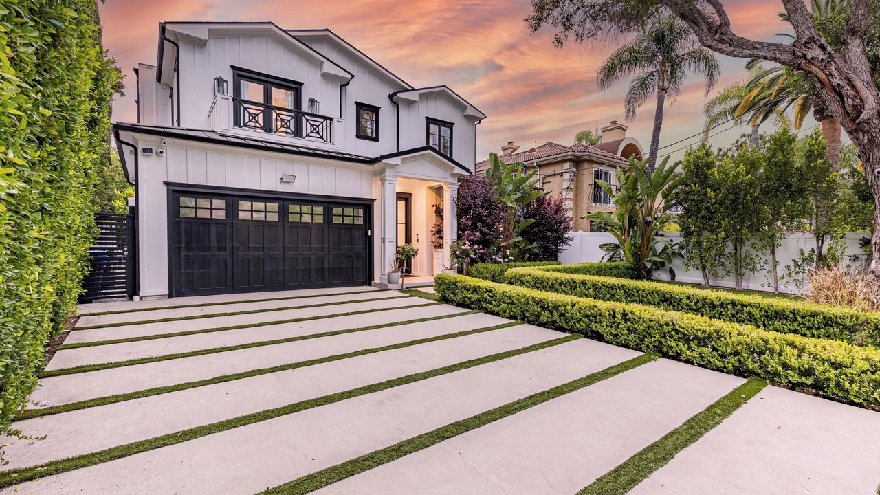 Photo of Outdoor in Tarzana