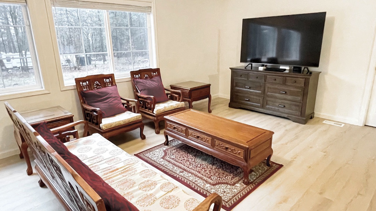 Photo of Livingroom in Lakehead-Lakeshore