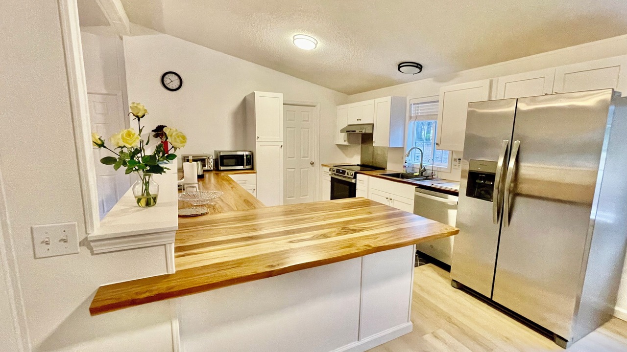 Photo of Kitchen in Lakehead-Lakeshore